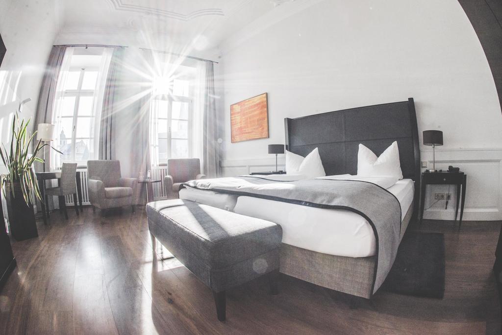 Hotel Muenchner Hof Альтёттинг Экстерьер фото