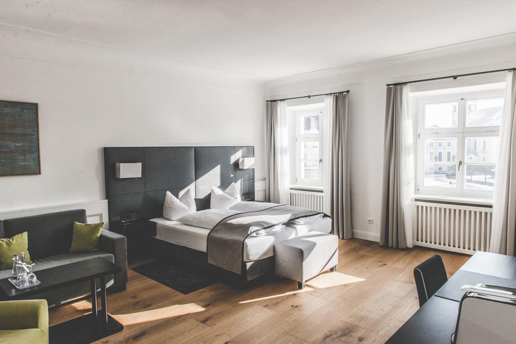 Hotel Muenchner Hof Альтёттинг Экстерьер фото